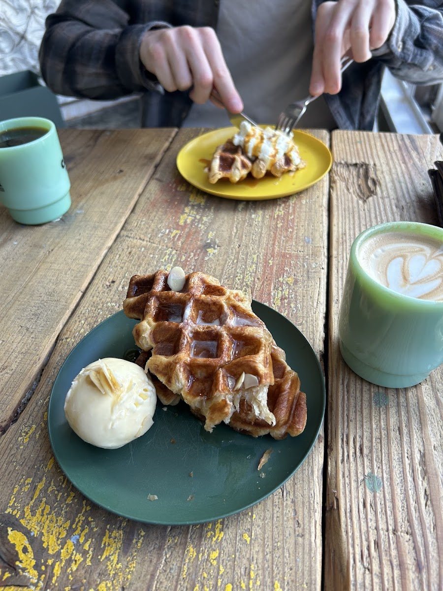 SUNDAY FULLER CAFE - 5