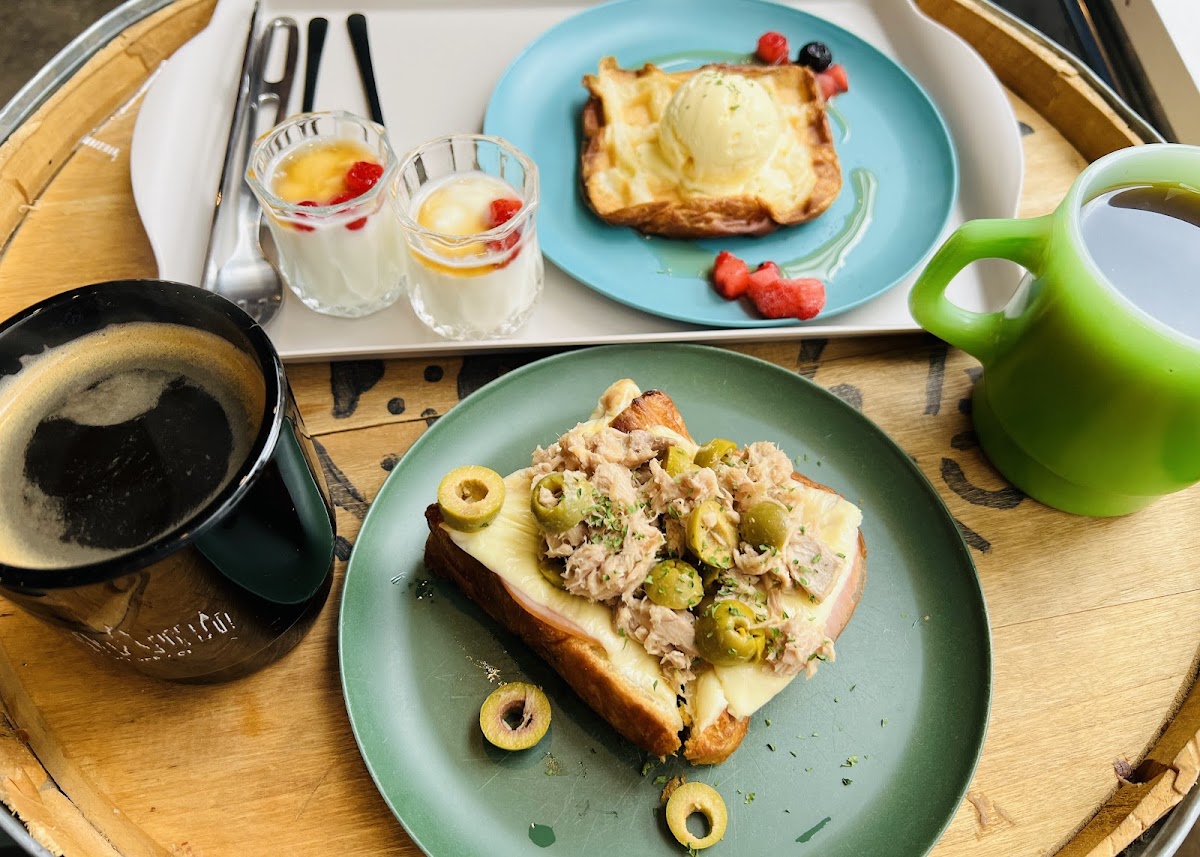 SUNDAY FULLER CAFE - 9