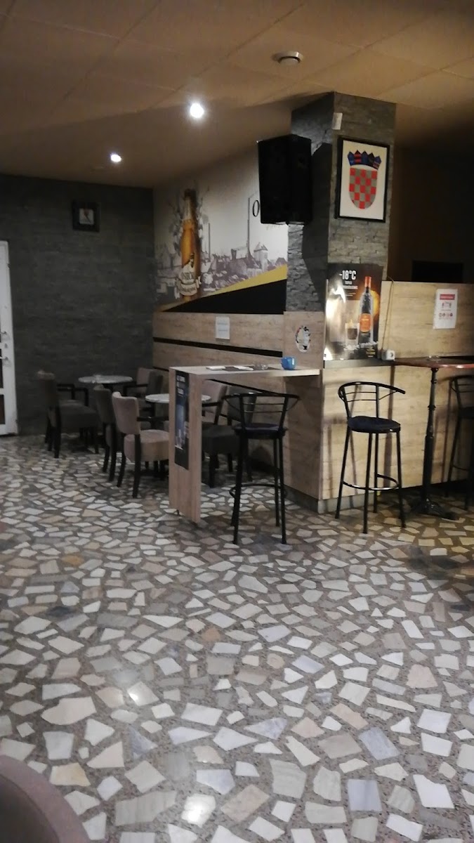 Cafe Bar Sloboda - 6