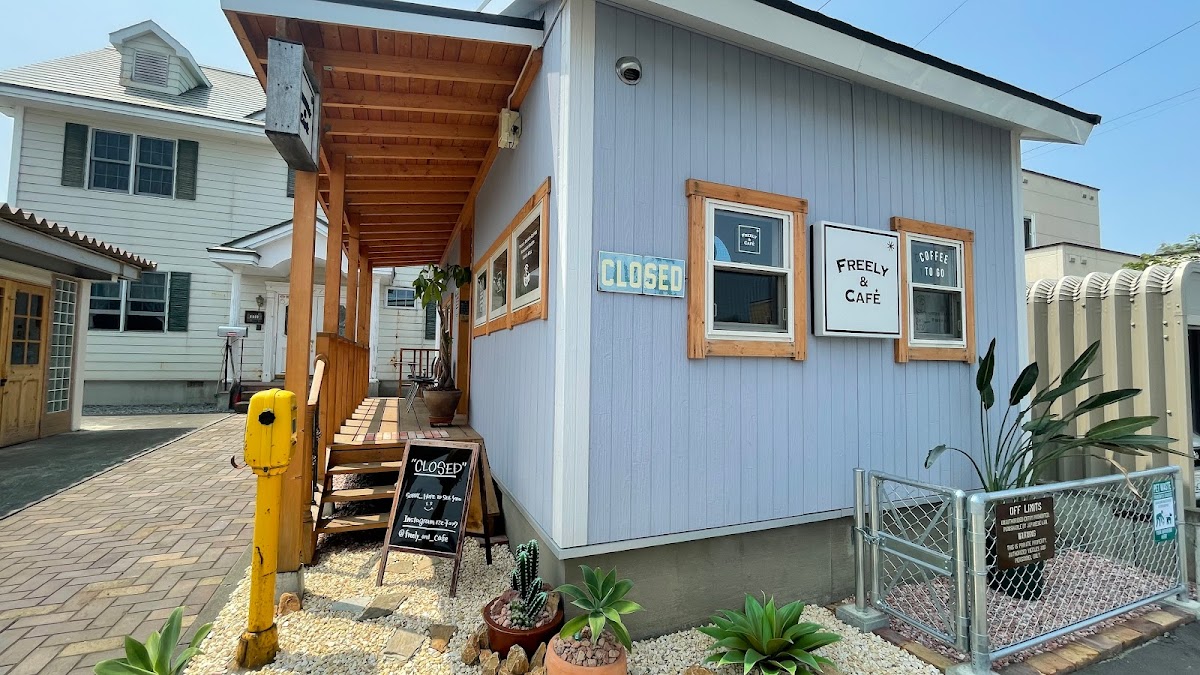 FREELY&CAFE (フリーリィアンドカフェ) - 4