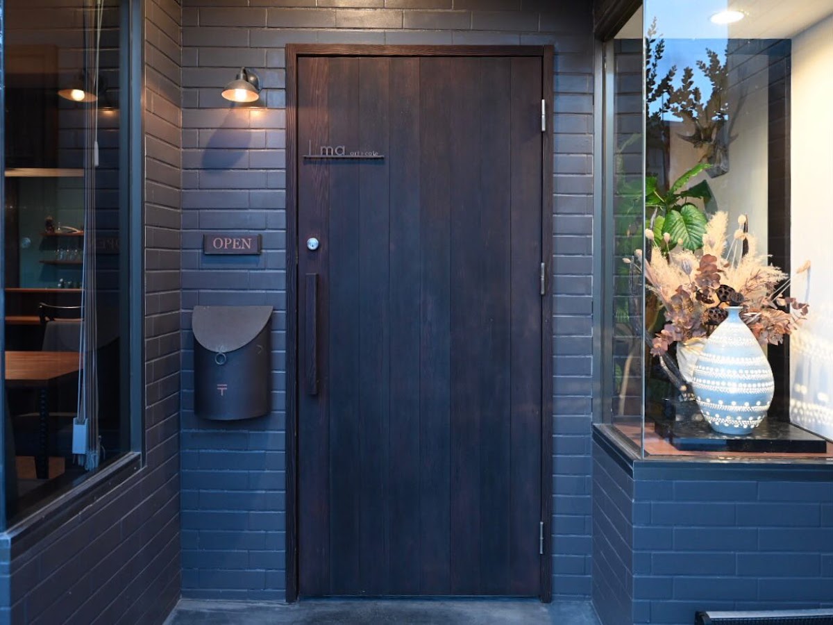 Ima（アイマ）art ＋ cafe