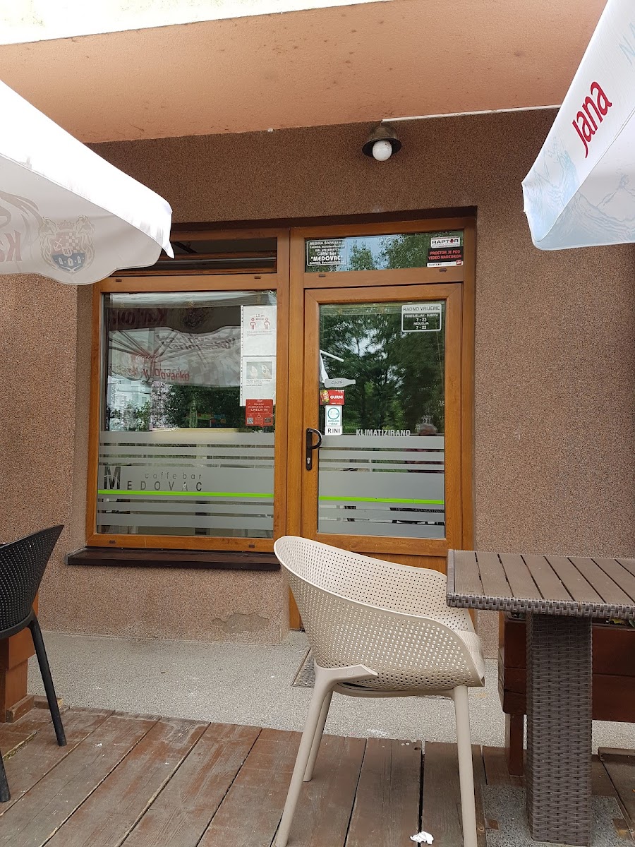 Cafe bar Medovac - 4