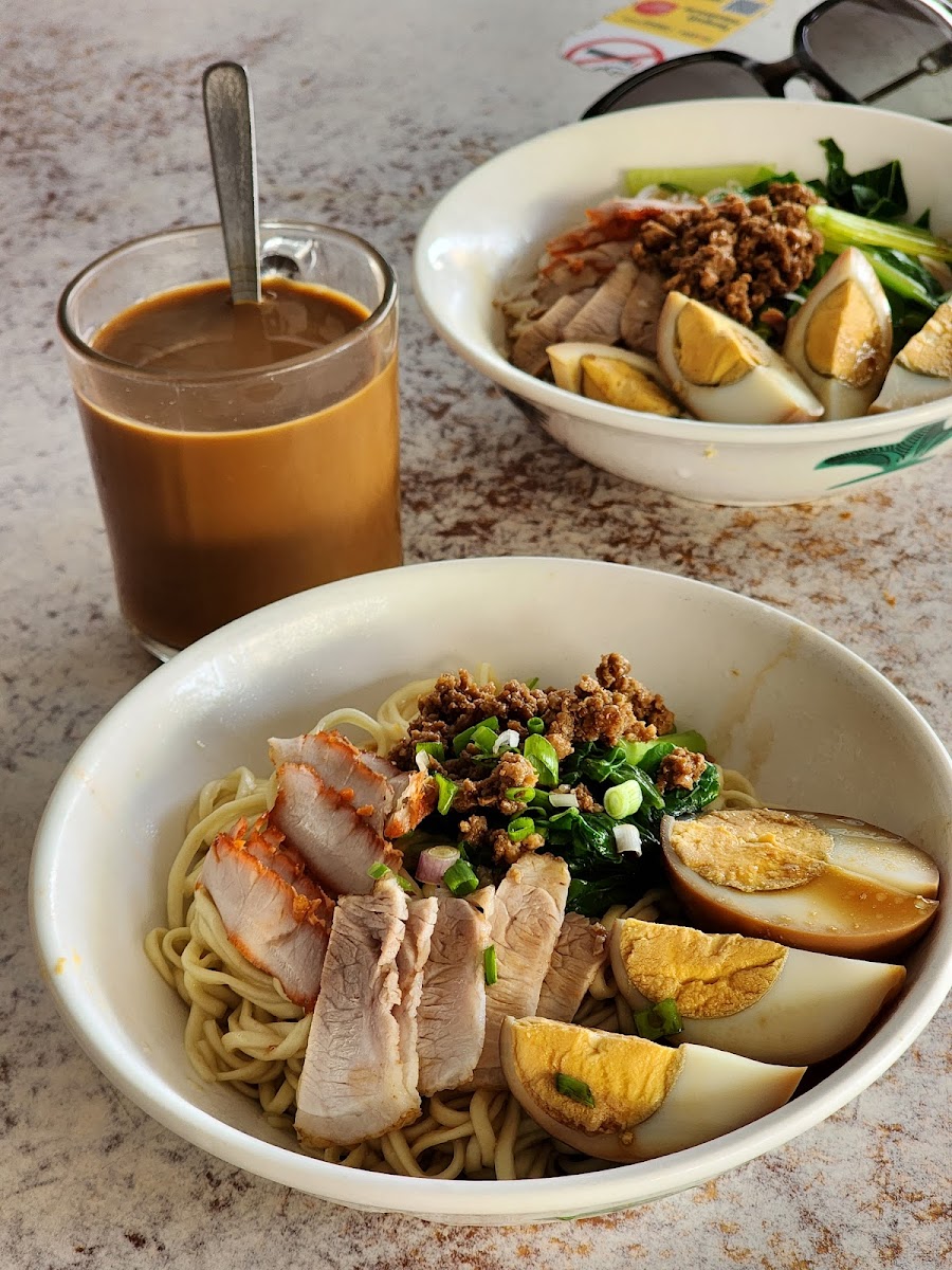 Feng Mei Yuan Cafe - 2