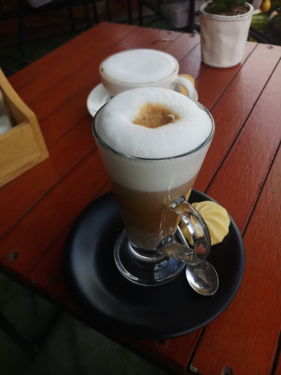 The Readers cafe and rooms - 7