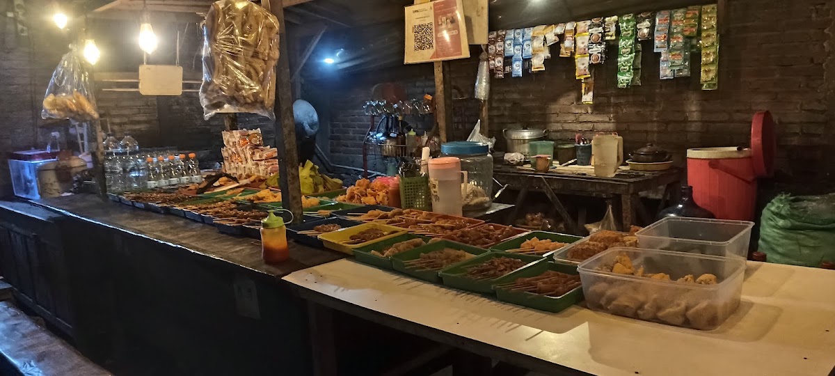 ANGKRINGAN WAK KICUR