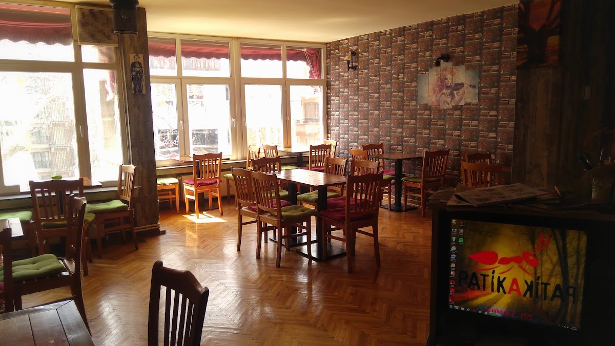 Patika Kitap Cafe