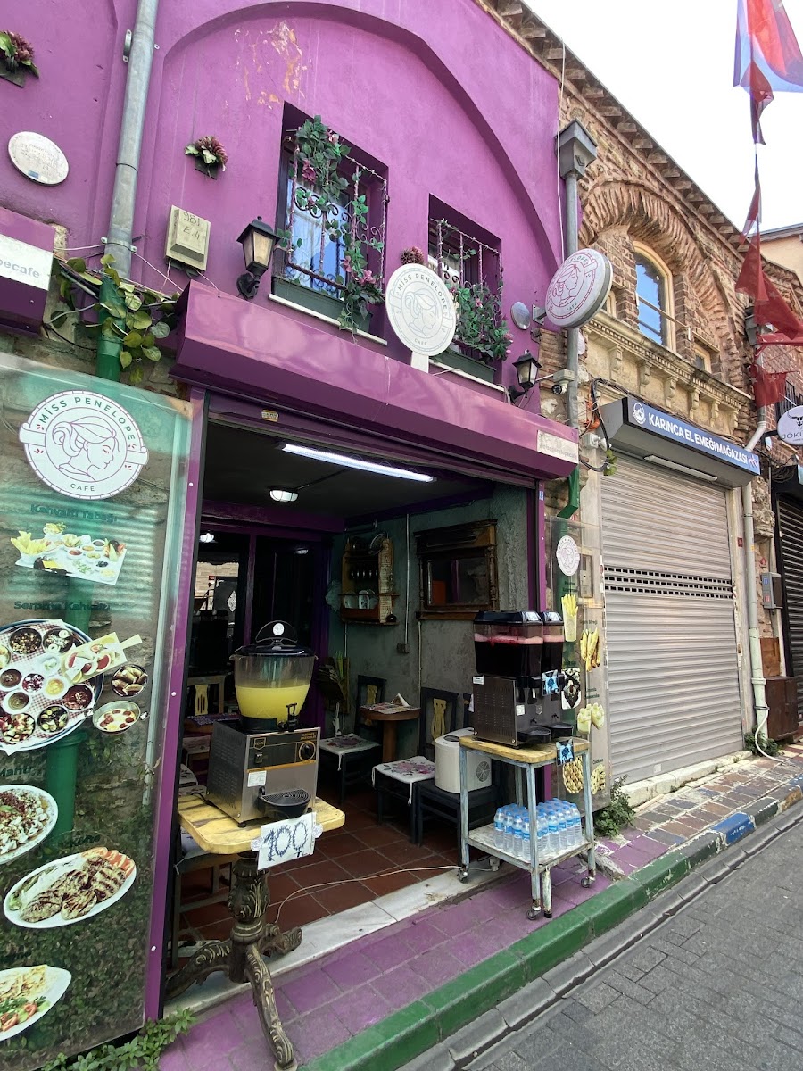 Miss Penelope Cafe - 4