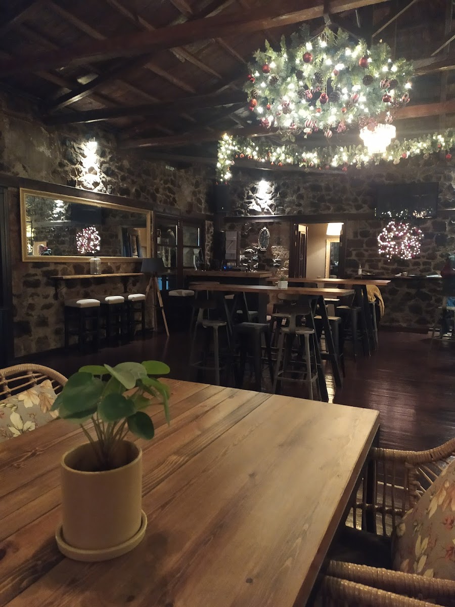 Paralos Coffee & Cocktail Bar - 4