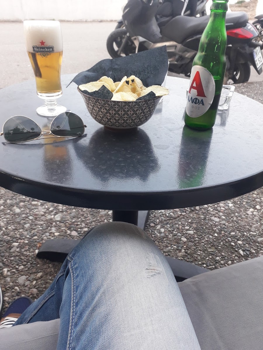 Paralos Coffee & Cocktail Bar - 8