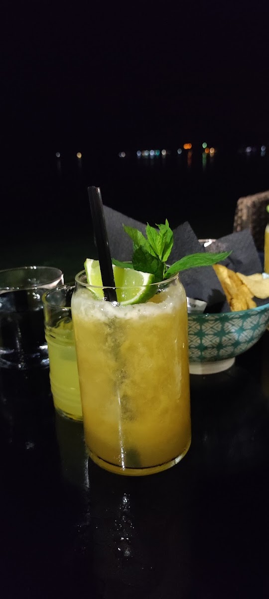 Paralos Coffee & Cocktail Bar - 9