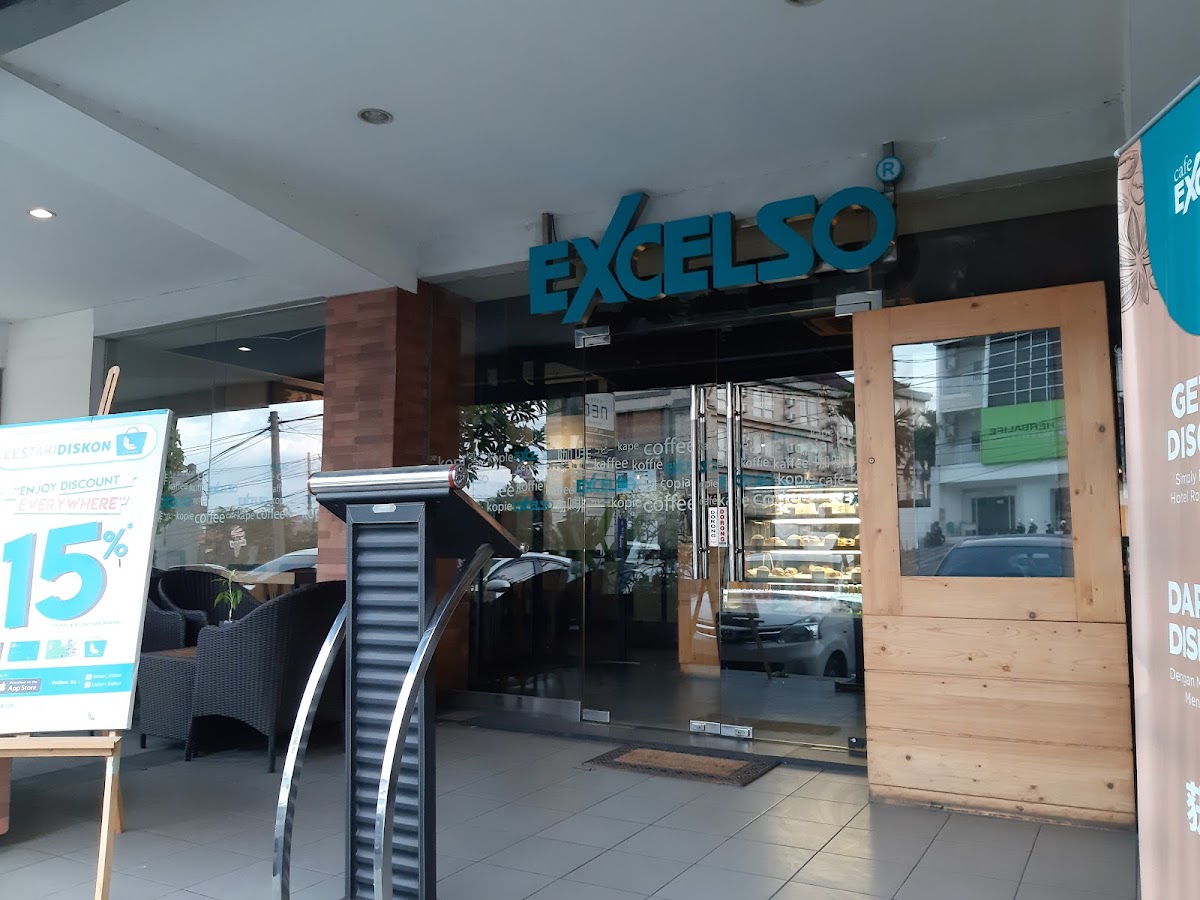 Excelso Cafe - 3
