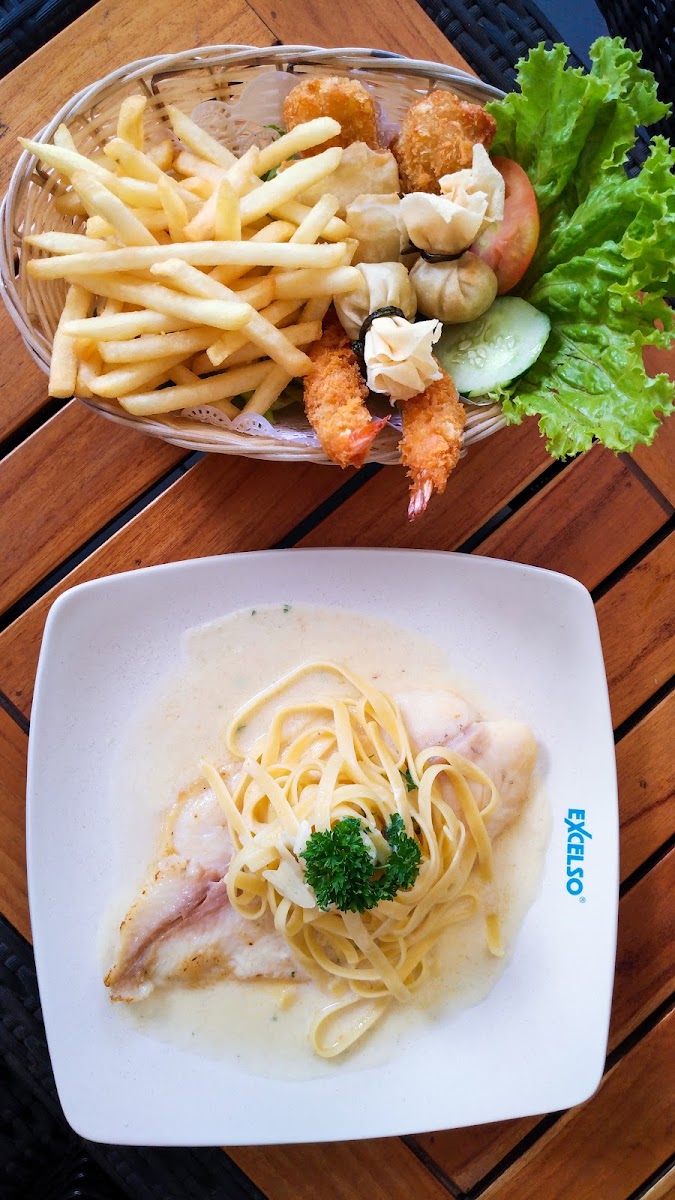 Excelso Cafe - 6