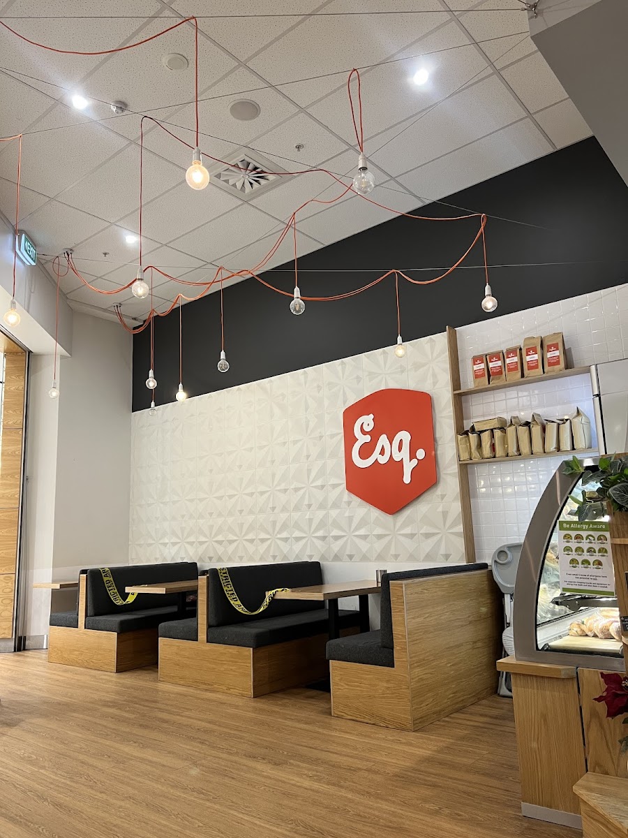 Esquires Cafe - The Hub - 4