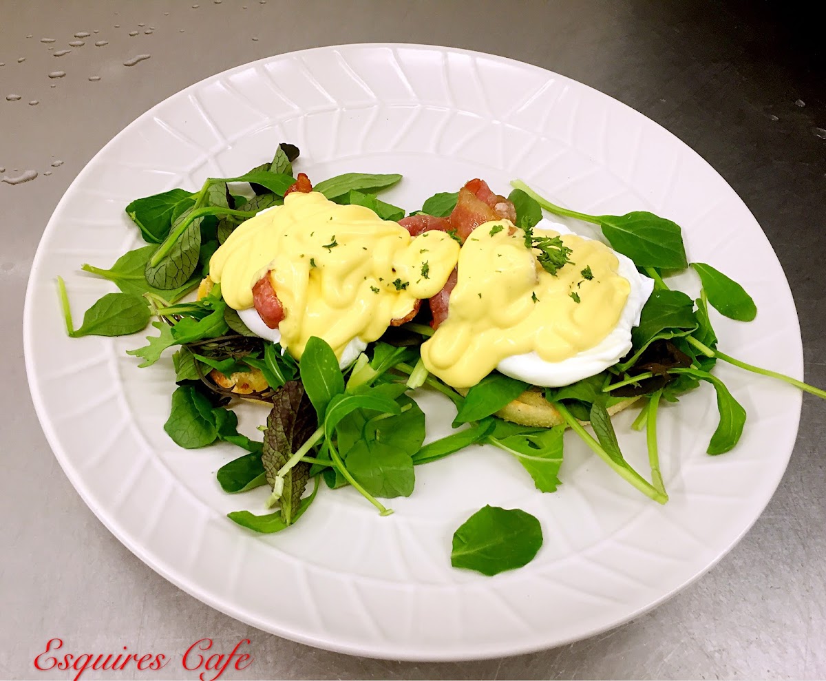 Esquires Cafe - The Hub - 5