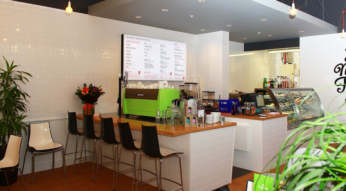 Esquires Cafe - The Hub - 6