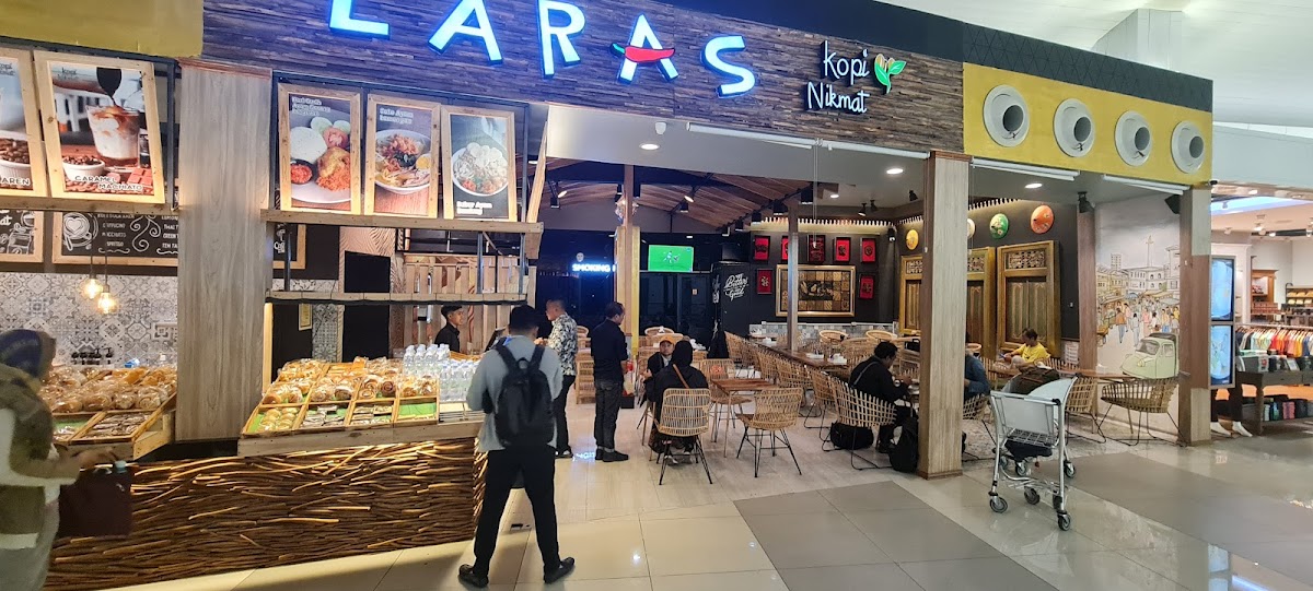 Laras Cafe