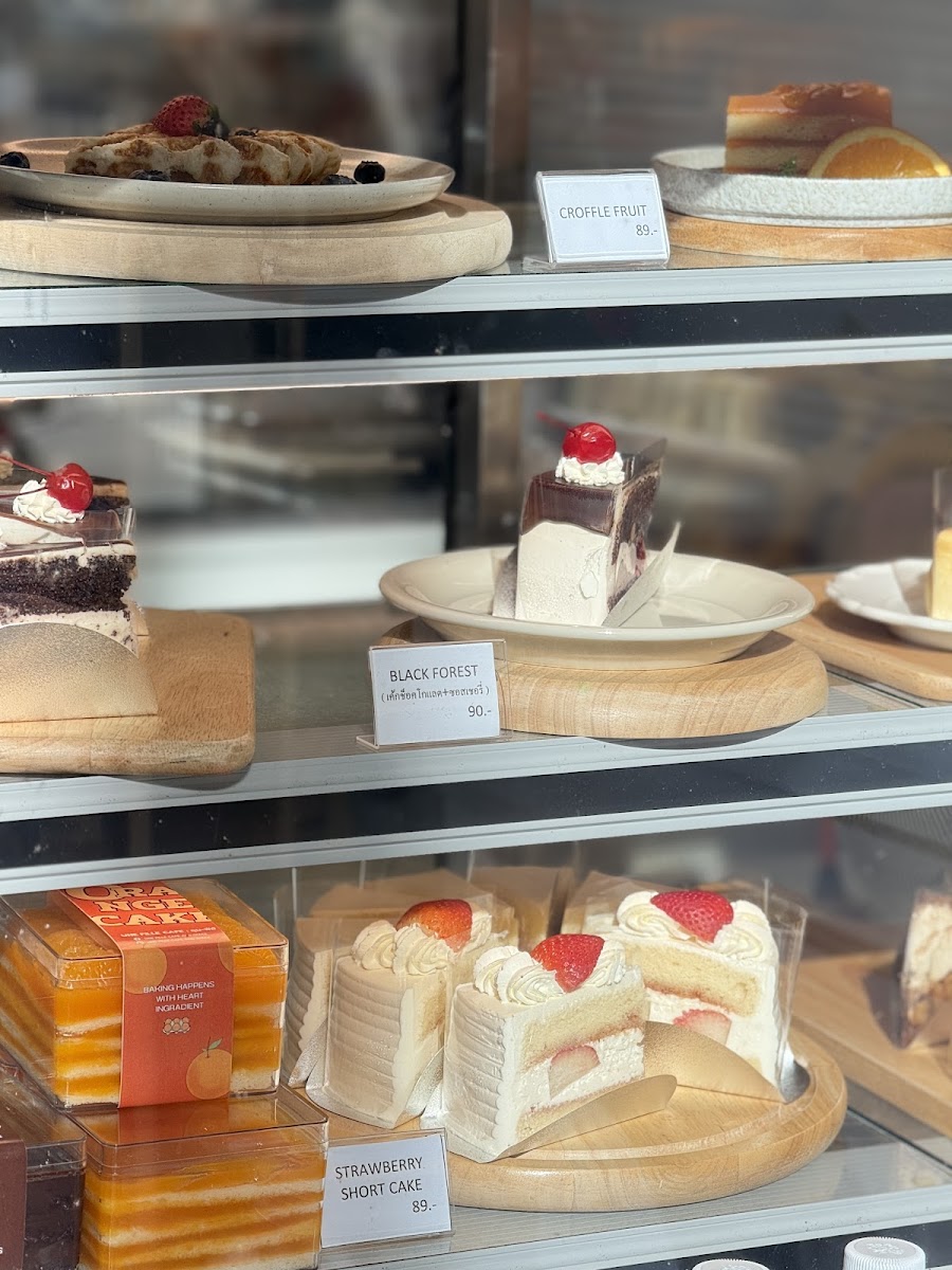 Une Fille Cafe and Space