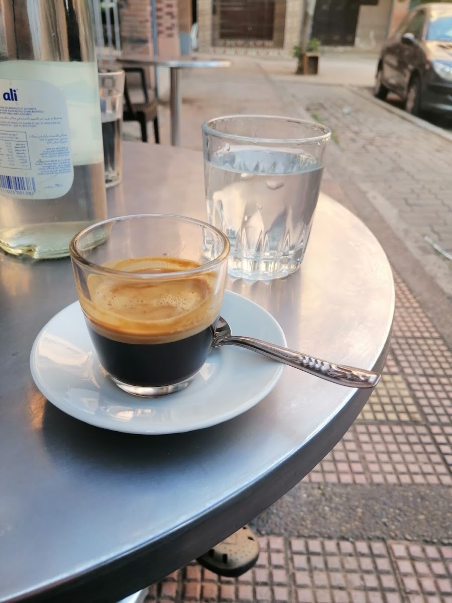 Café Yassine مقهى ياسين