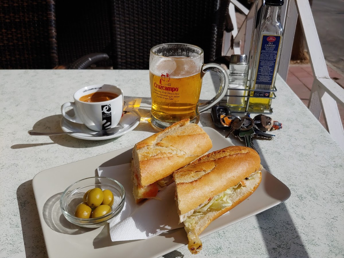 Cafeteria Reyna - 10