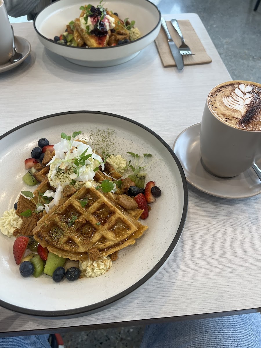 Skinny Dippers Cafe - 10