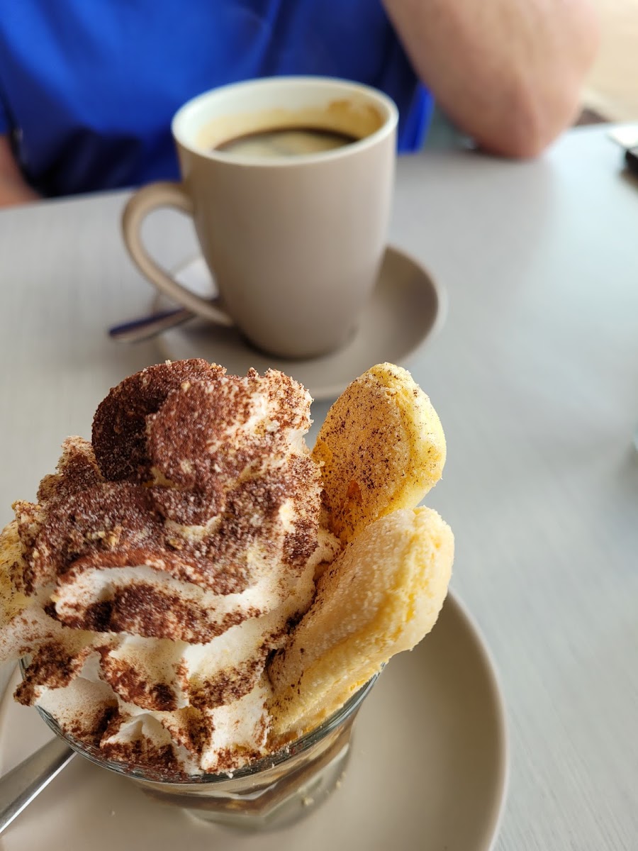 Skinny Dippers Cafe - 8