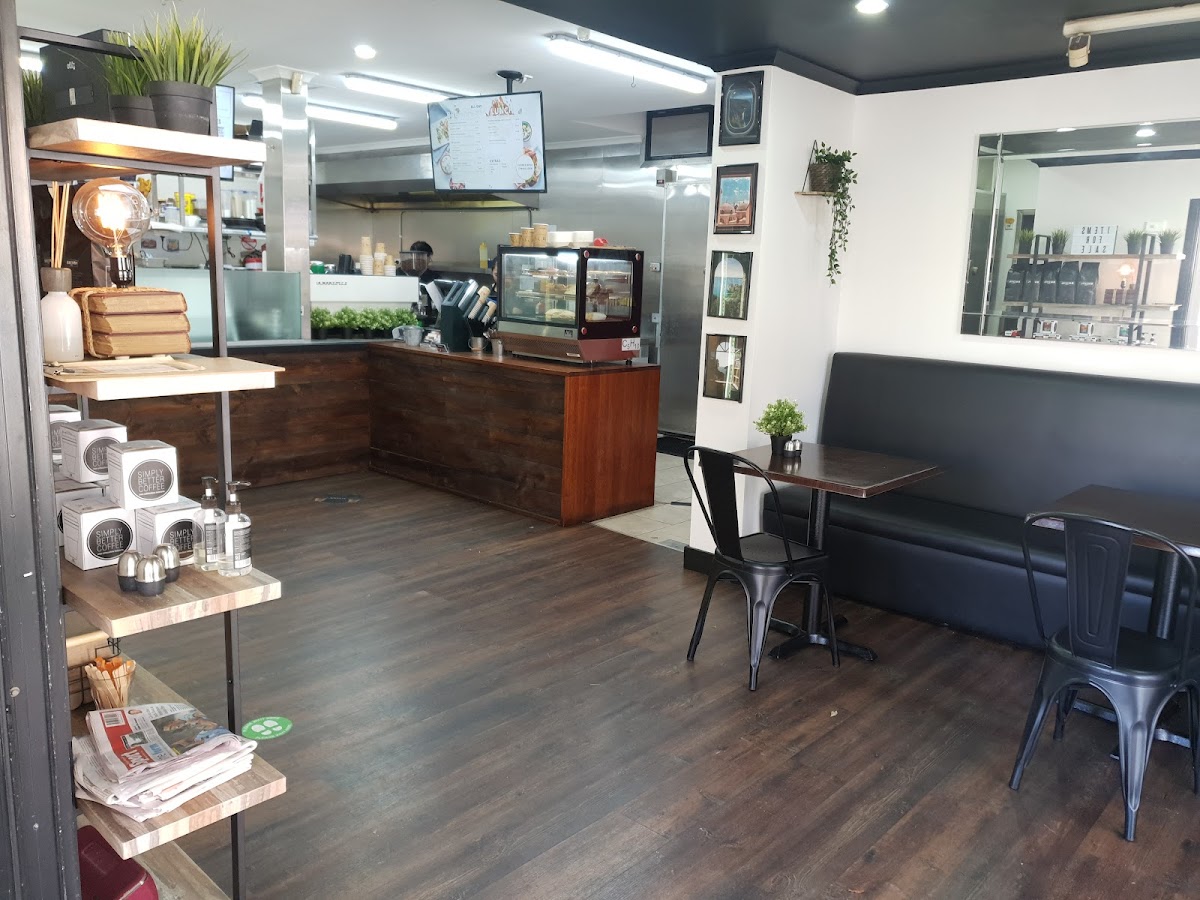 Macchina On Perry Cafe