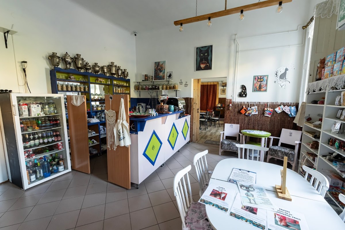 Iza Macskás Kávézója - 8