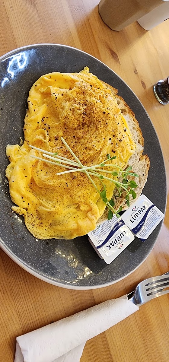 The Foliage Cafe - 9