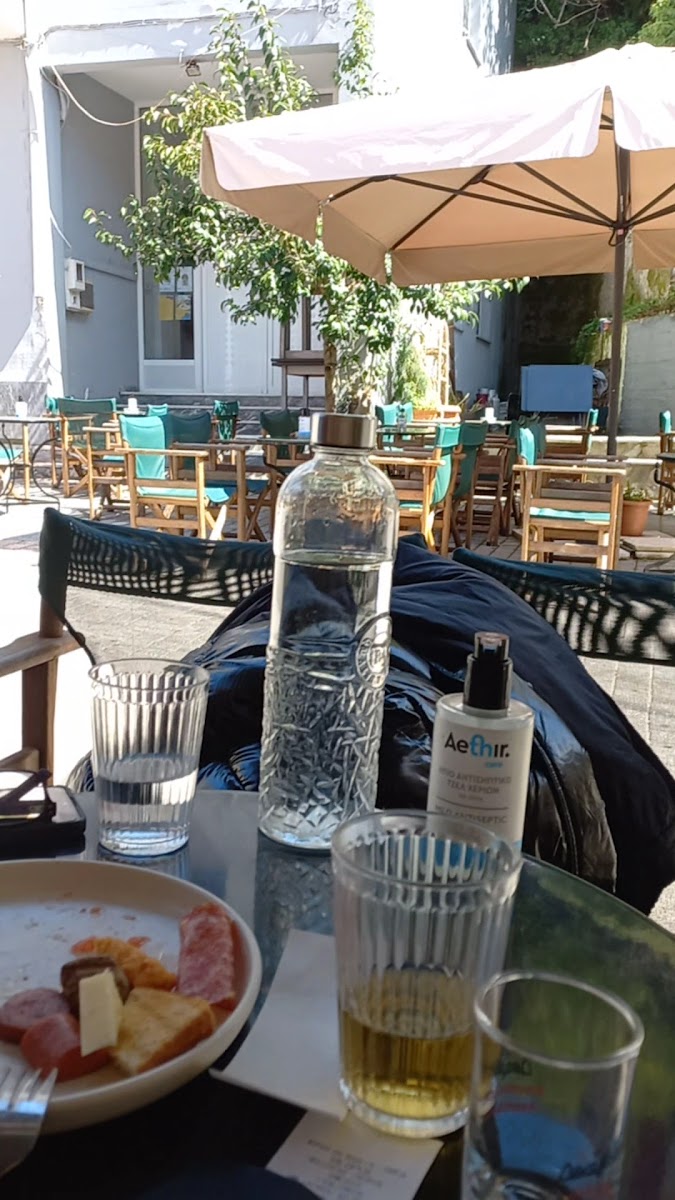 Kedros Cafe Bistrot - 2