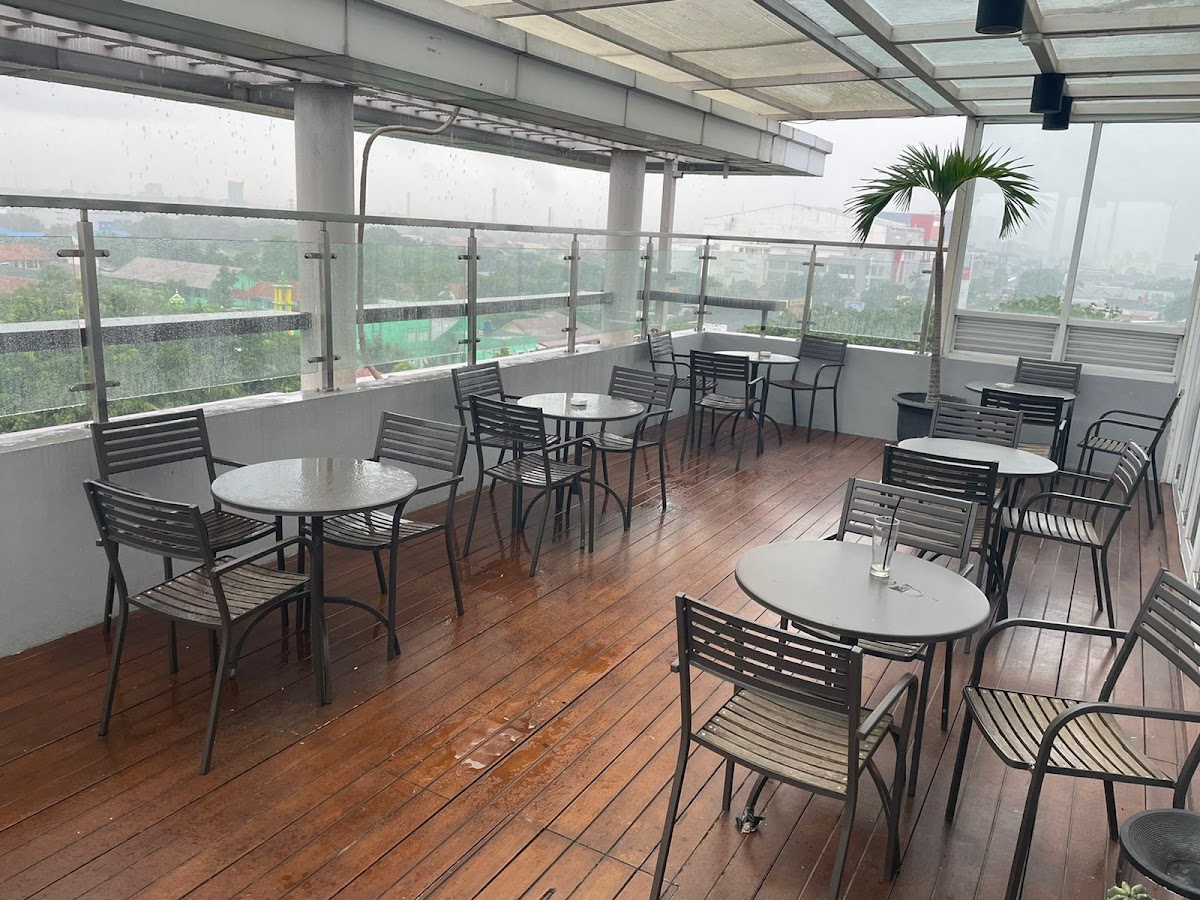 Sky Cafe By Cordela Hotel - 4