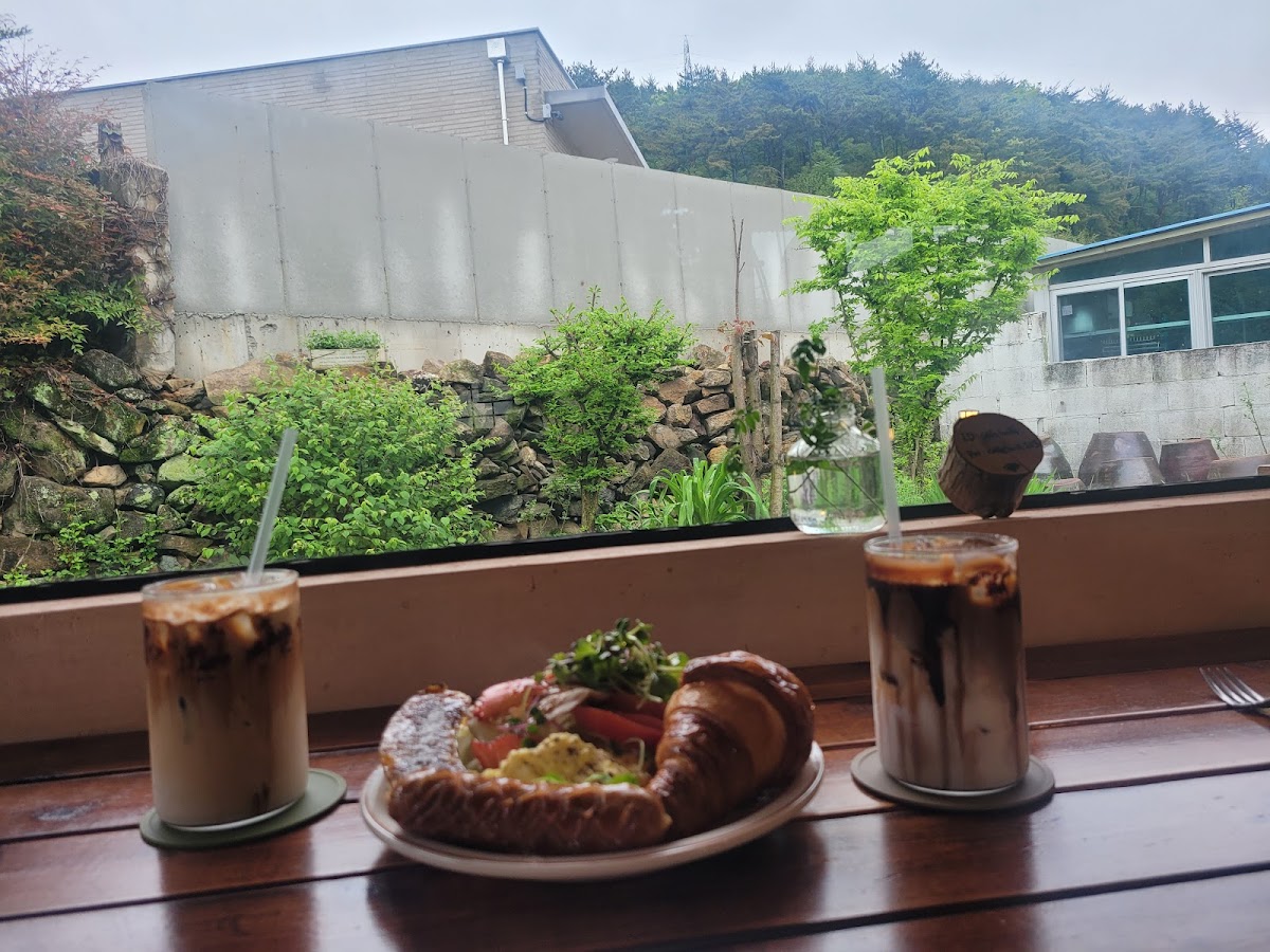 Cafe Holli - 9