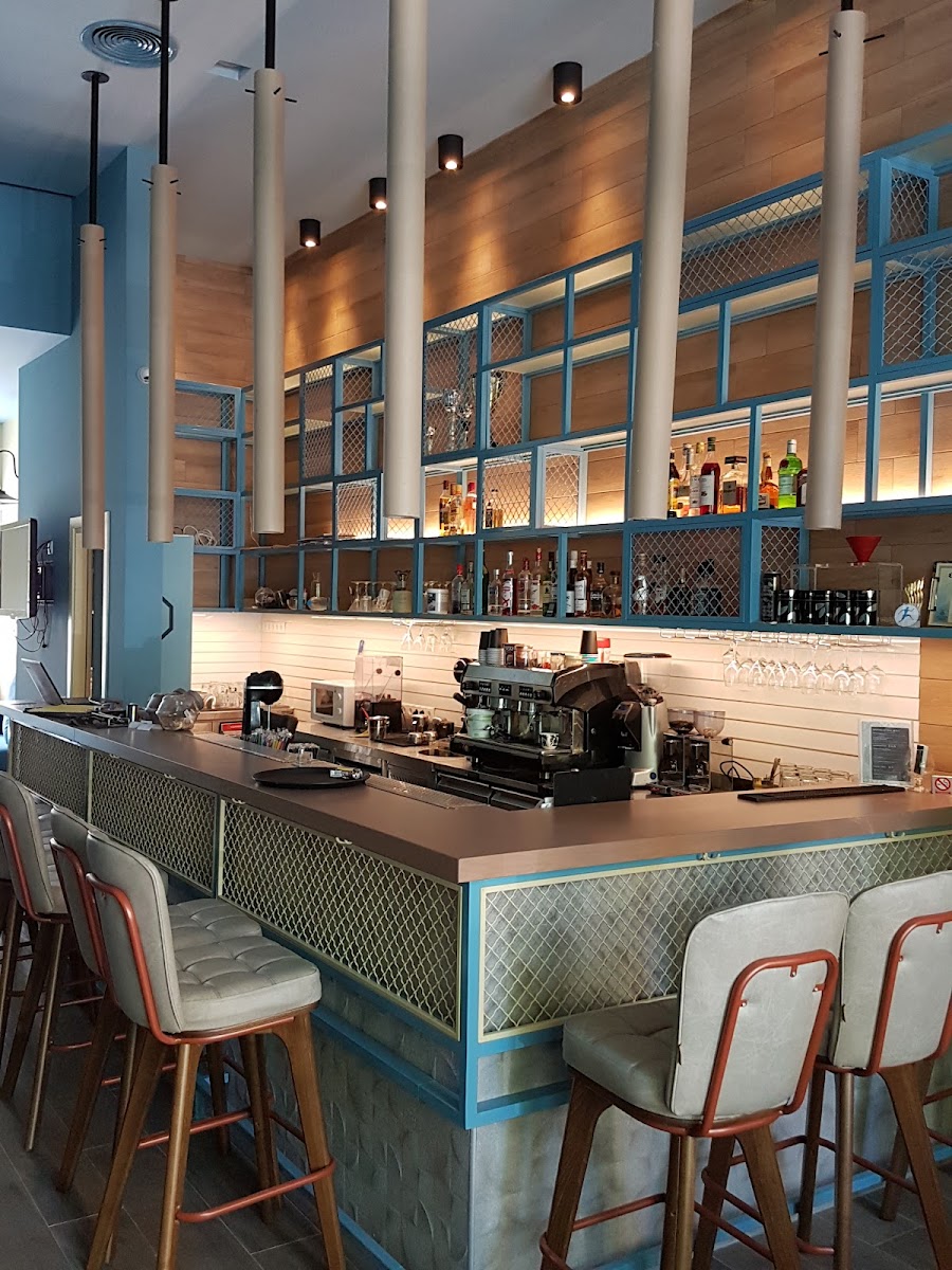 BRELOQUE CAFE BAR & TAILOR MADE CLOTHING - 5