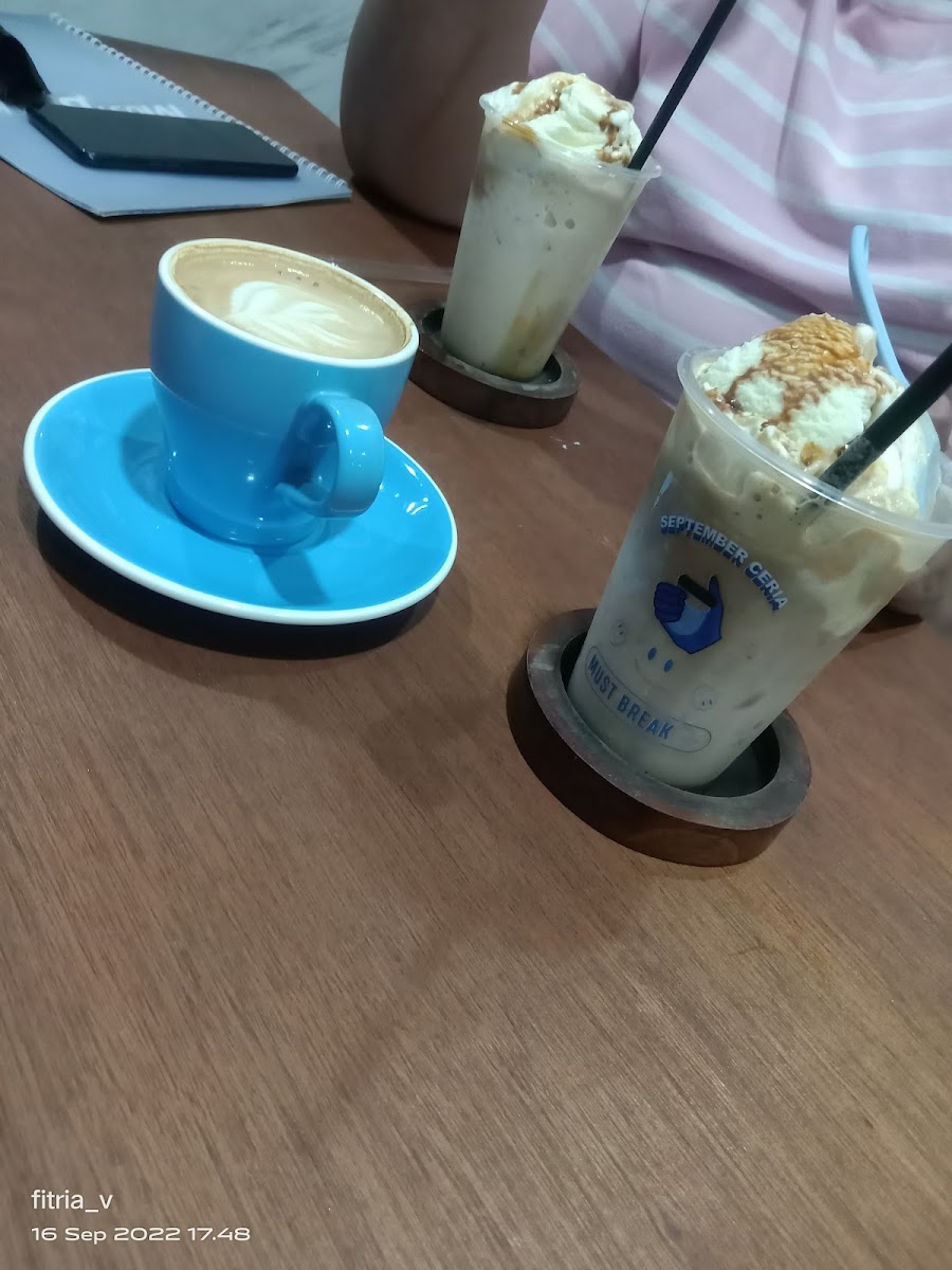 Must Break Coffee & Eatery - 3