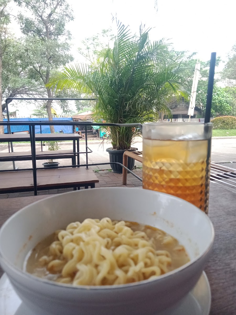 Must Break Coffee & Eatery - 9