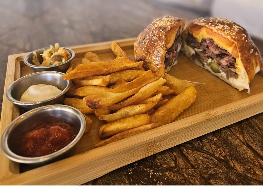 Rooibos Cafe & Bistro - 4