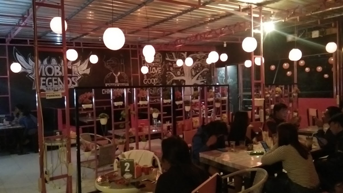 Chiko Cafe & Resto - 4