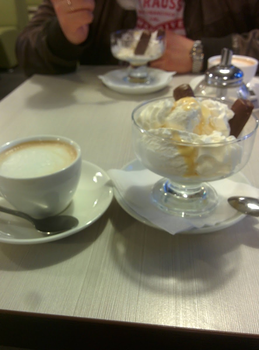 Cafe 'Cappuccino in the alley' - 9