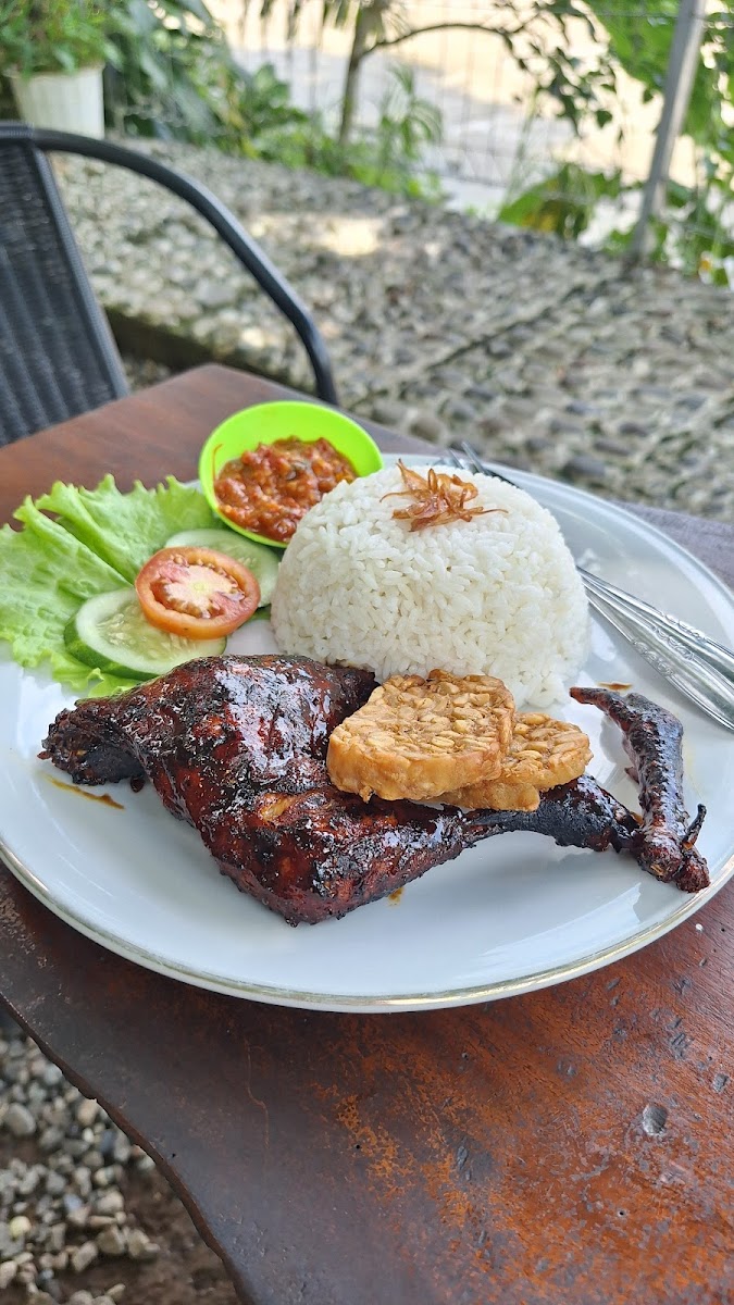 Cafe Mlipir Kali - 10