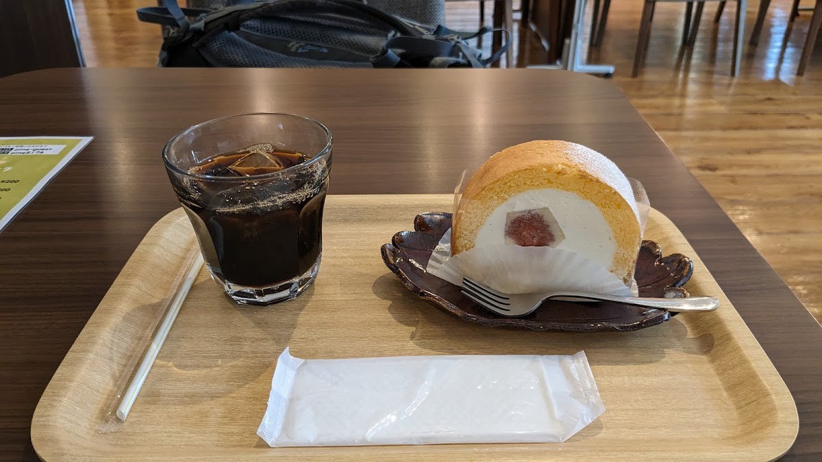 Pine's House coffee & cake - 5