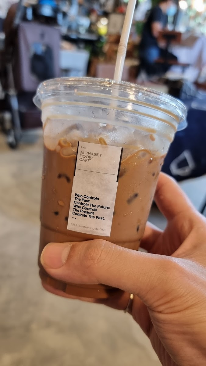 The Alphabet Book Café (สมมติ Book Café) - 7