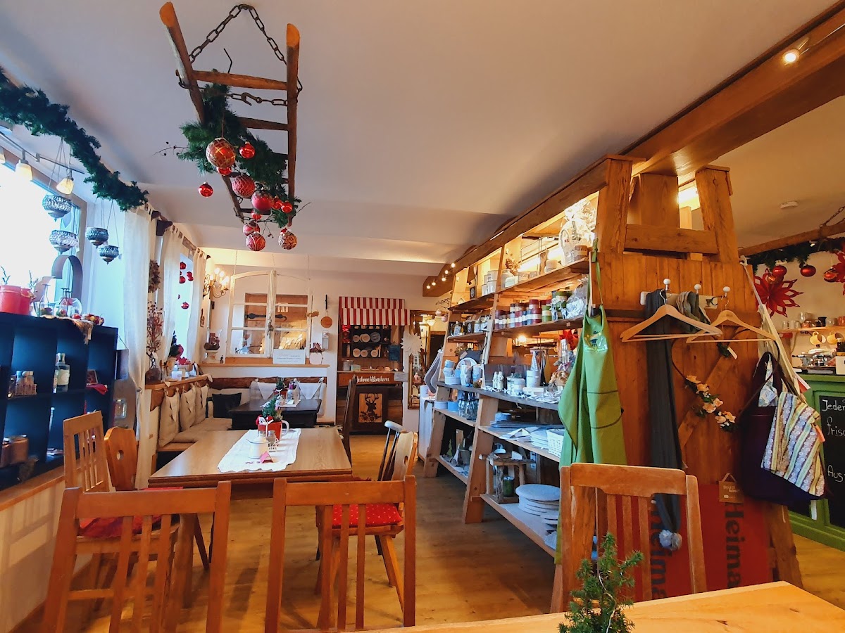 Dahoam bei Leo Dirndl