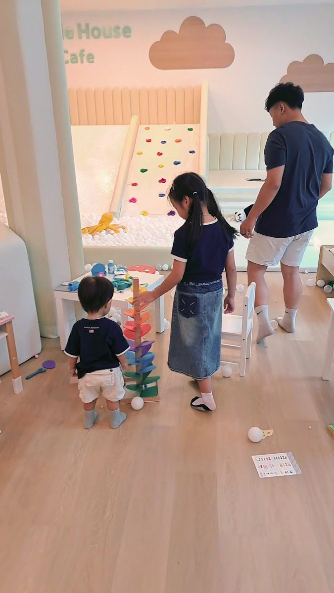 Kiddie House Cafe Rayong - 2