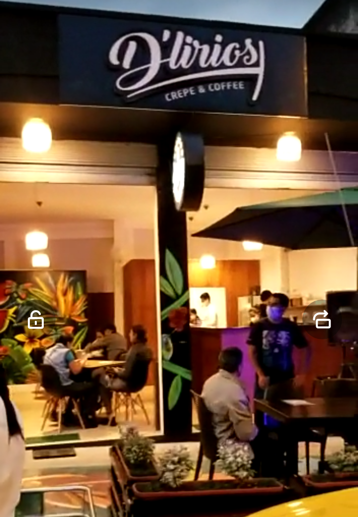 D'lirios Crepe & Coffee