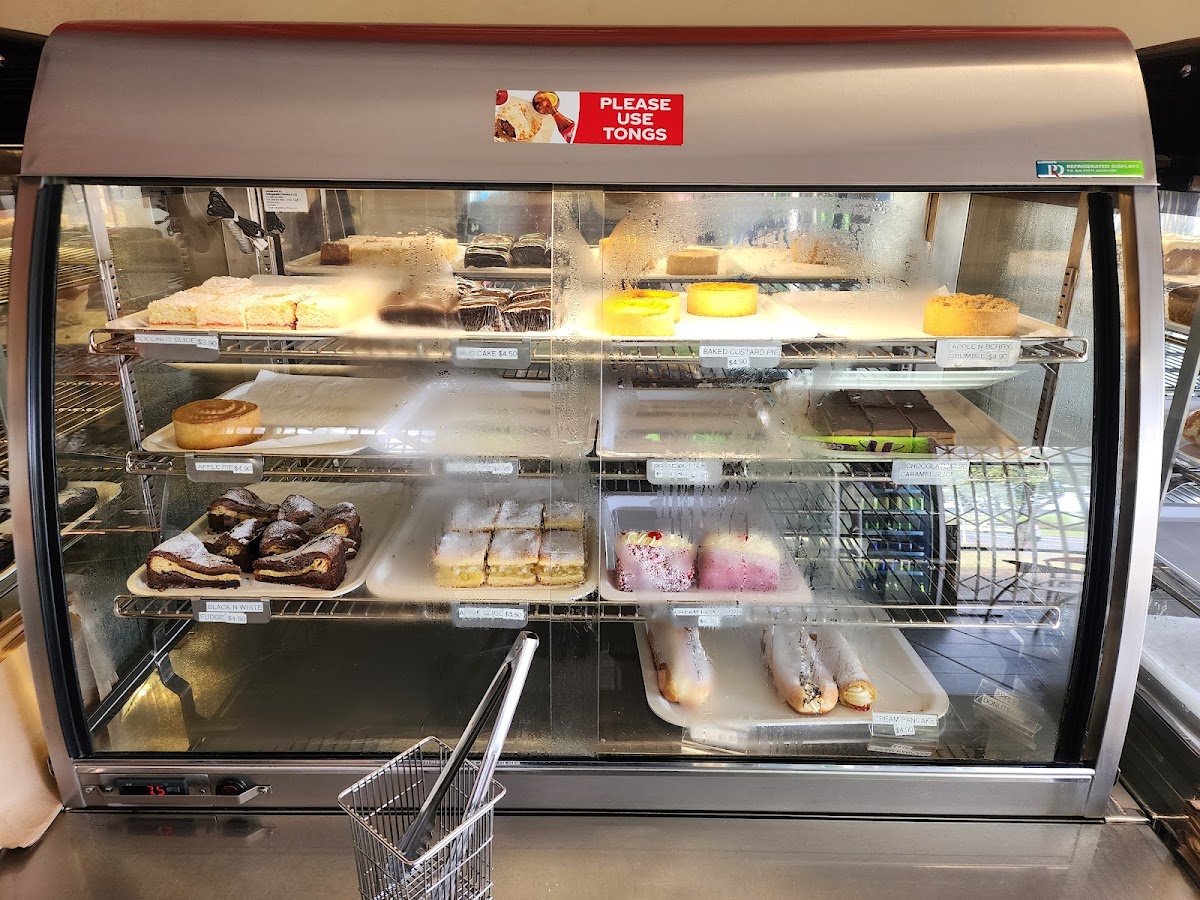 Hollywood Bakery & Cafe - 3