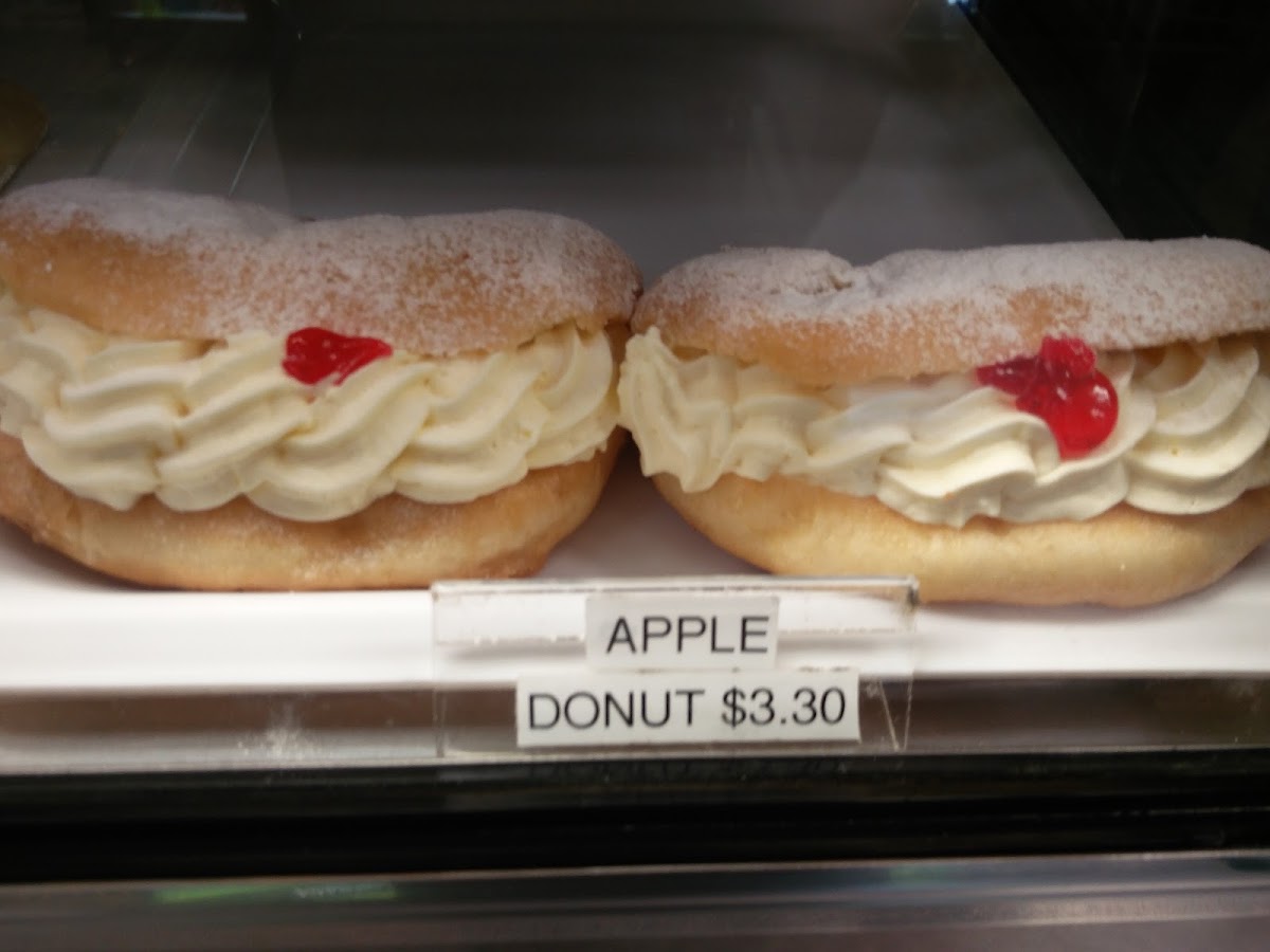 Hollywood Bakery & Cafe - 9