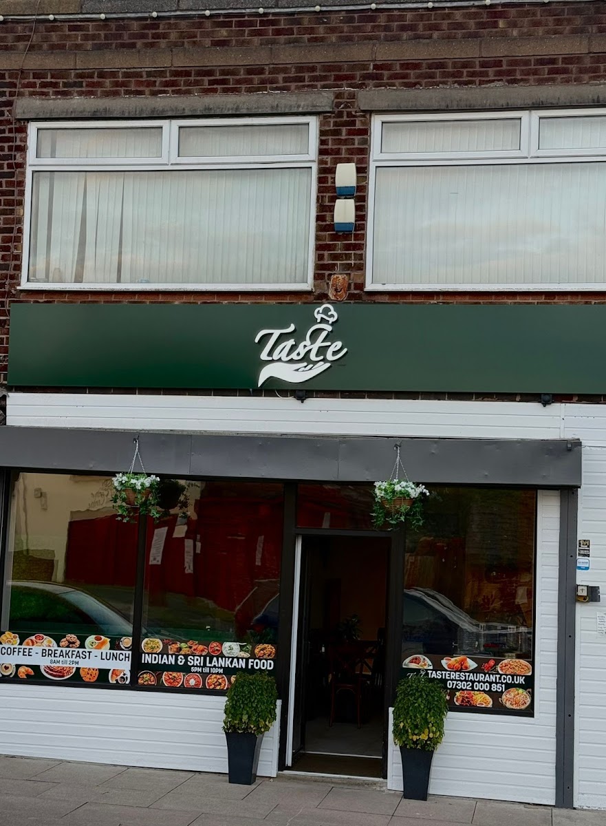 CLOVER'S CAFE AND TASTE RESTAURANT