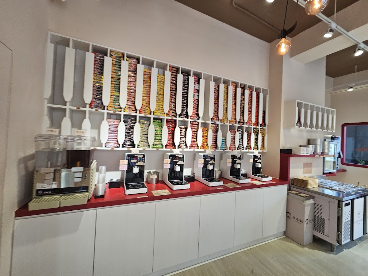 Let’s Noodles 來吃麵逢甲店-24小時自助泡麵店 - 4