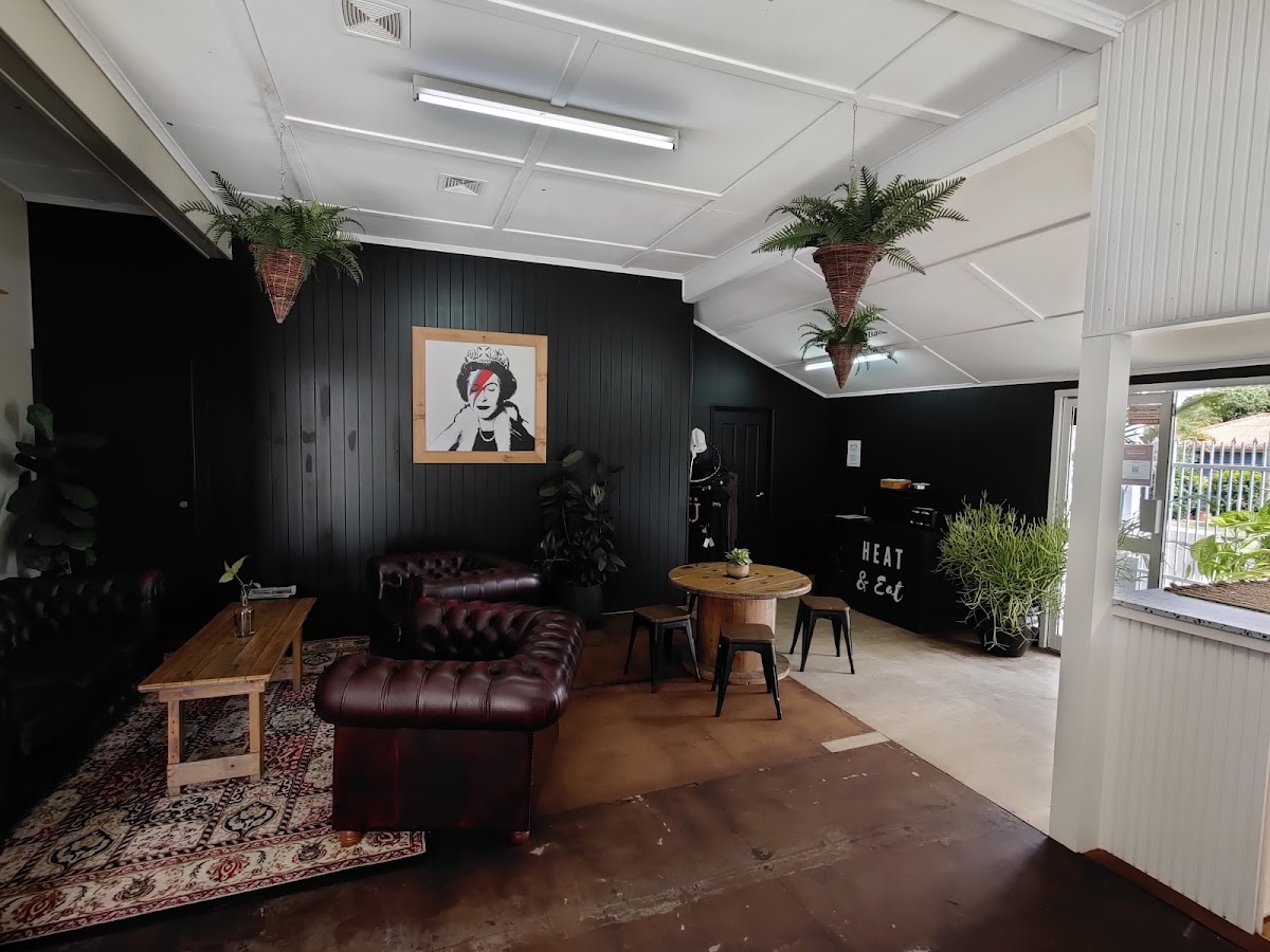 Sip Espresso Bar . Pet friendly - 4