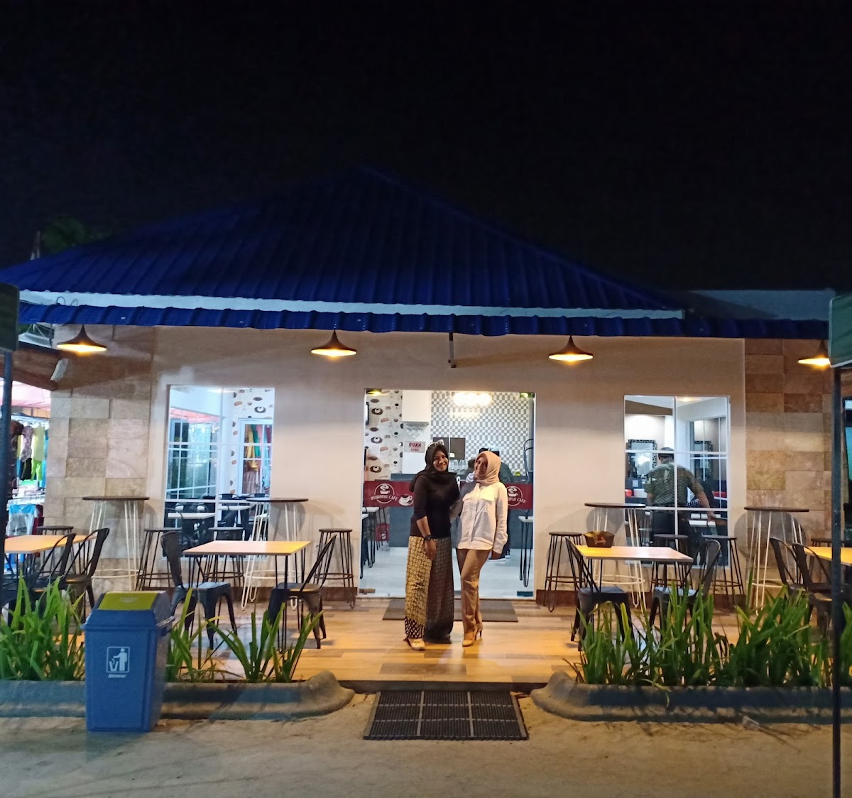 Puskopau Cafe & Carwash