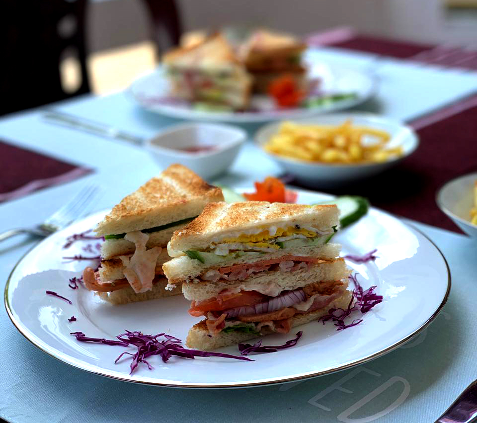 Avocado Cafe Ella - 9